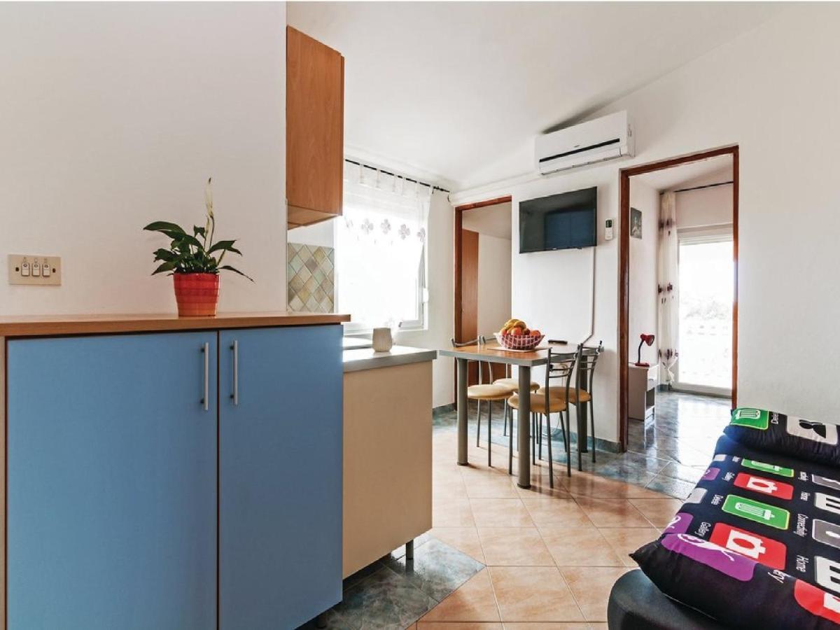 Apartments Hak Vir Luaran gambar