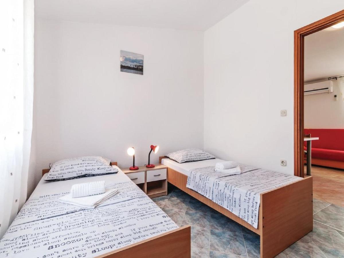 Apartments Hak Vir Luaran gambar